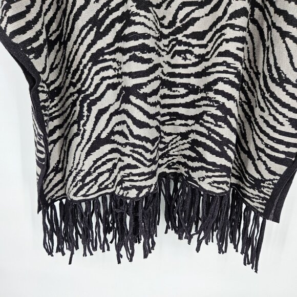 Christian Siriano Poncho Women L XL Zebra Fringe Sweater Knit Pullover Zip Front - Picture 8 of 12